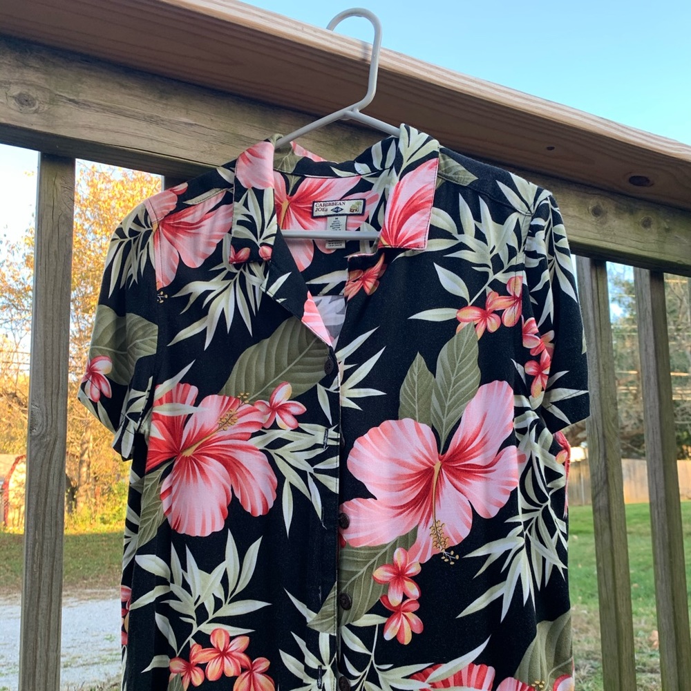 A Caribbean Joe button up shirt 🌺